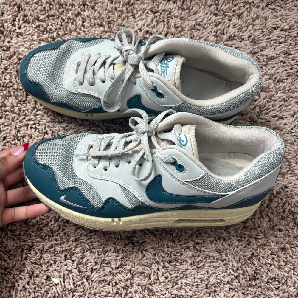 Nike Air Max Sneakers in Teal and Gray